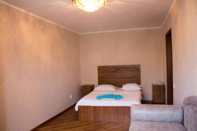 Апартаменты jalta parkhaus Петропавловск-4